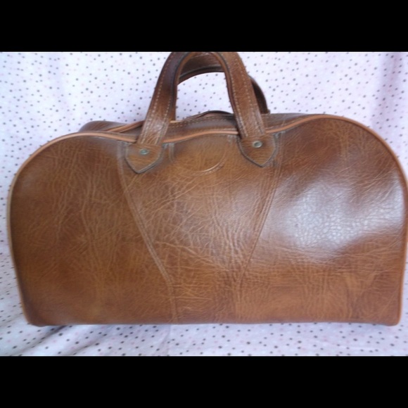 Eddie Bauer Handbags - Vintage Leather Eddie Bauer travel bag RARE